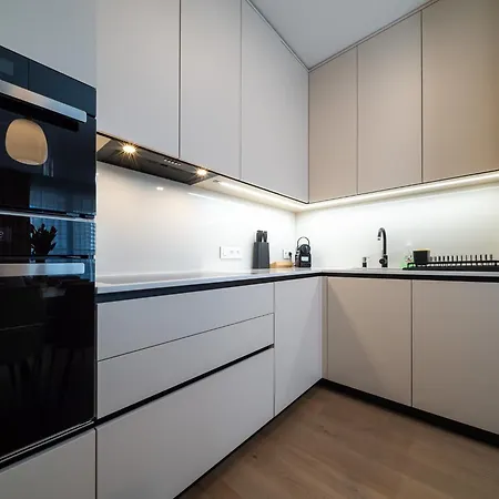 Eurovea Tower Free Parking بيت للعطل براتسيلافا