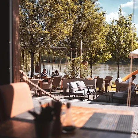 Eurovea Tower Free Parking * Pozsony