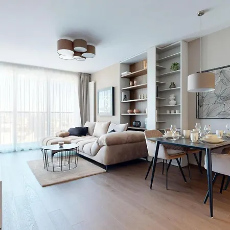Eurovea Tower Free Parking Apartment