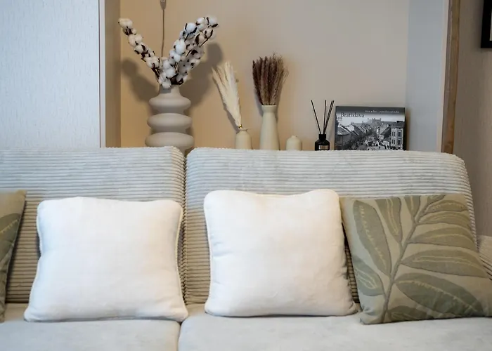 Eurovea Tower Free Parking 펜션 *