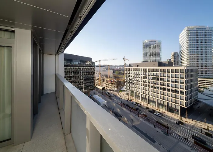 Eurovea Tower Free Parking 펜션 브라티슬라바